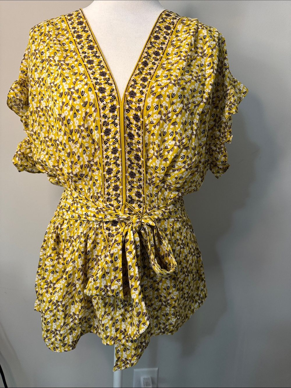 Max Studio Yellow Floral V-Neck Tie-Waist Blouse